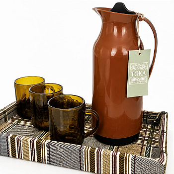 KIT CAFÉ CANECA XADREZ - COM GARRAFA TÉRMICA E CANECAS ÂMBAR | 5 PEÇAS