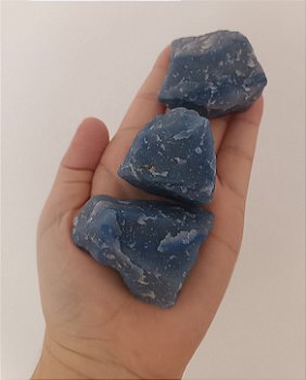 Quartzo Azul Bruto G – Calma, Equilíbrio, Comunicação e Clareza