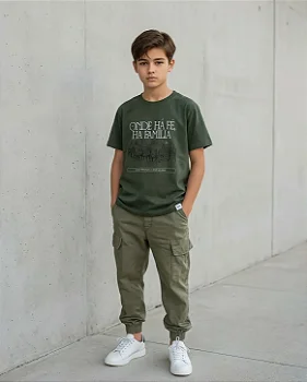 Camiseta Tshirt Infantil Unissex "Onde há fé, há família"