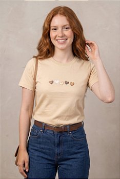 T-shirt cordão de corações