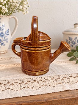 Cinzeiro Vintage em Cerâmica – Formato de Regador