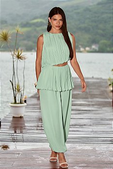 Conjunto Alfaiataria Leve Blusa Assimetrica Plissada e Calça Aladim com Sobreposição