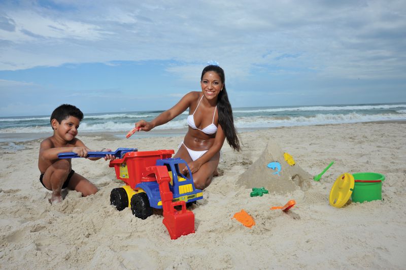 Brinquedo Caminhão Truck Praia Com 11 Peças e Caçamba - TudodeFerramentas -  Levando Praticidade ao seu Dia a Dia