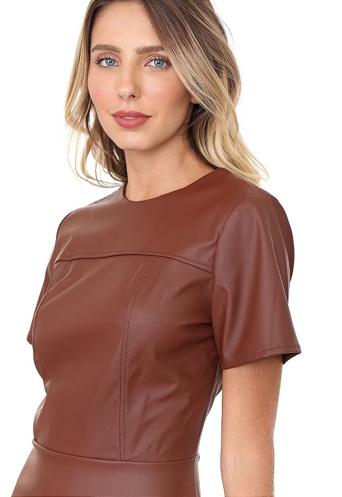 vestido de couro sintetico marrom