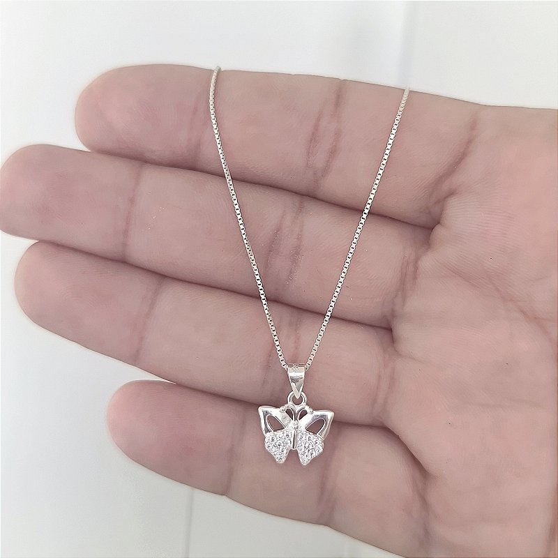 Colar com pingente borboleta cravejada com microzirconias prata 925