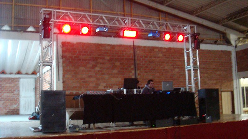 Locação Estrutura Trave Alumínio