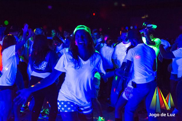 Neon Party 2 - Kit de Luz Negra (Aluguel 24h)