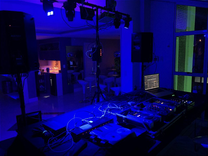 DJ Alysson Flash Back Anos 70, 80 e 90 com Som e Iluminação Completa