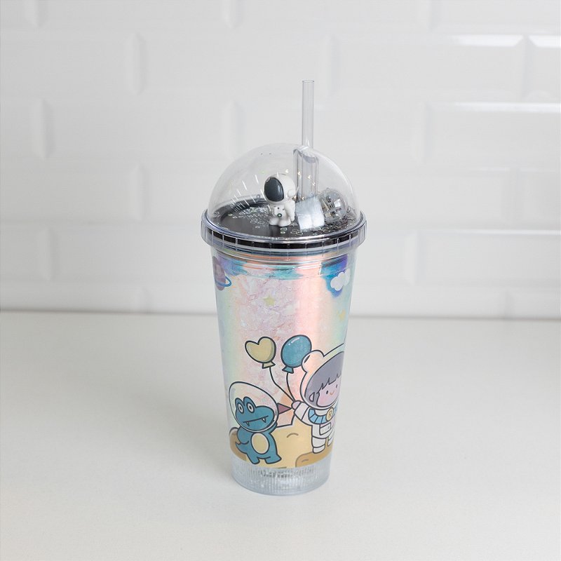 COPO DECORATIVO DE PLASTICO COM CANUDO E LUZ LED ASTRONAUTA 460ML - LYOR