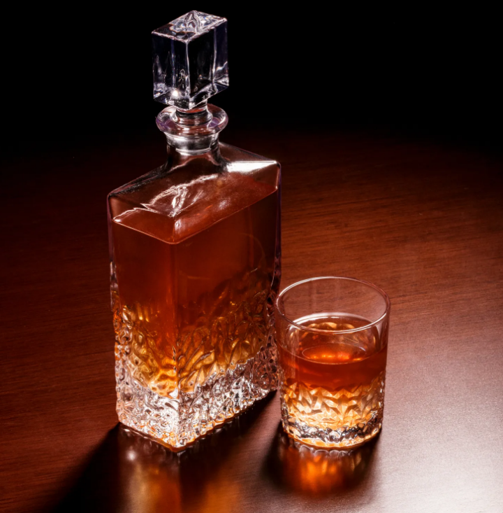 GARRAFA DE CRISTAL PARA WHISKY LAPIDADA 700ML - WOLFF