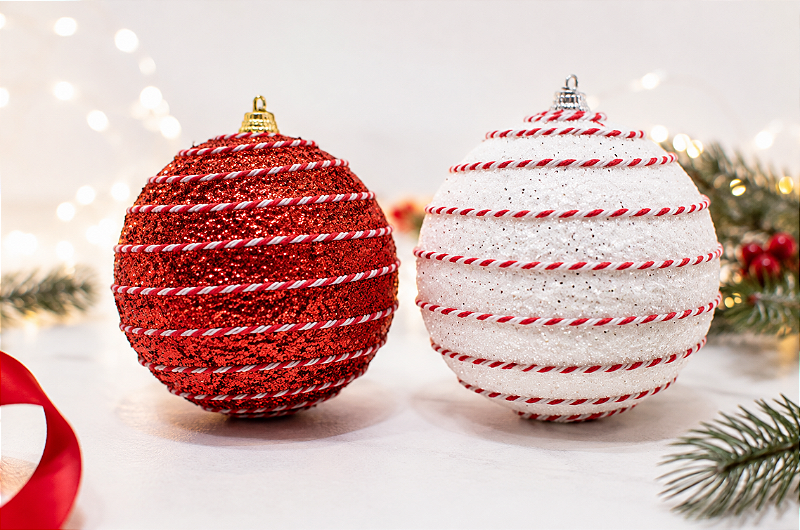 BOLA DE NATAL DECORADA COM GLITTER 8CM CORES SORTIDAS UNITÁRIA - MULTIART