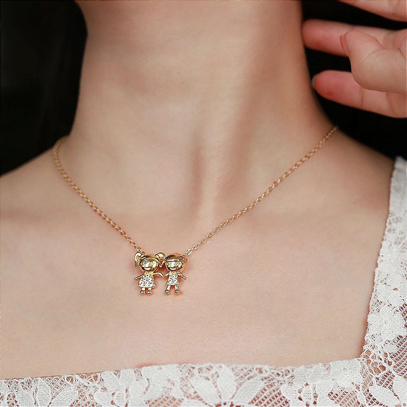 Colar Dois Filhos / Dois Meninos /  Cravejado. Pingente- Semijoia Banhada a Ouro 18k