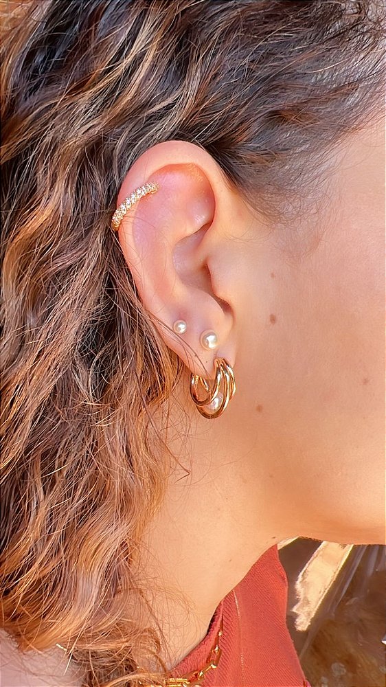 Brinco Argola Três Tubos Pequeno Com Pérola - Semijoia Banhado a Ouro 18K