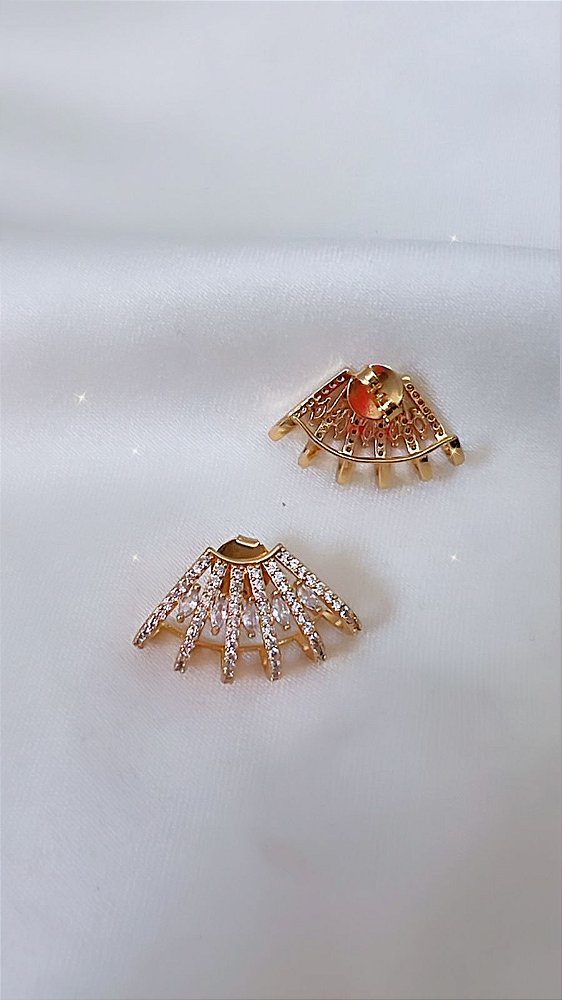 Brinco Ear Cuff Todo Cravejado em Zircôneas- Semijoia Banho Ouro 18K