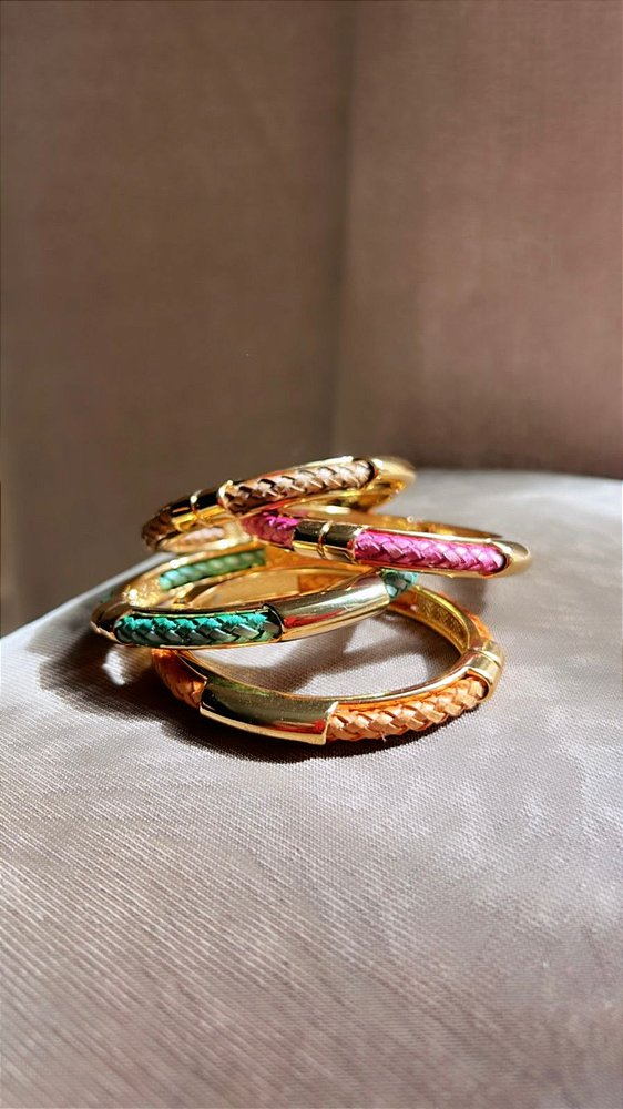 Bracelete Colore - Com Couro Ecológico Colorido - Semijóia Banhada Ouro 18K