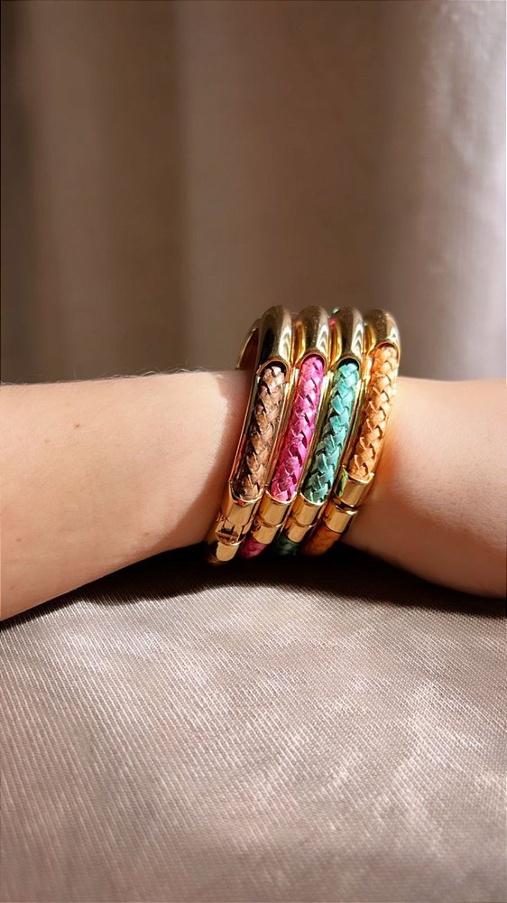 Bracelete Colore - Com Couro Ecológico Colorido - Semijóia Banhada Ouro 18K