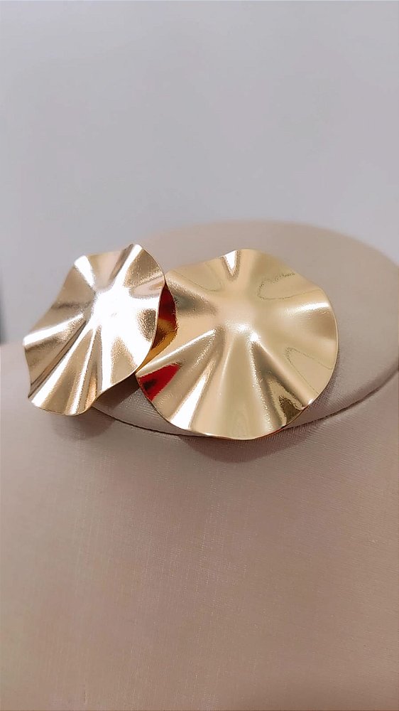 Brinco Circular Frontal Liso Franzido- Banhado a Ouro 18K - Semijoia