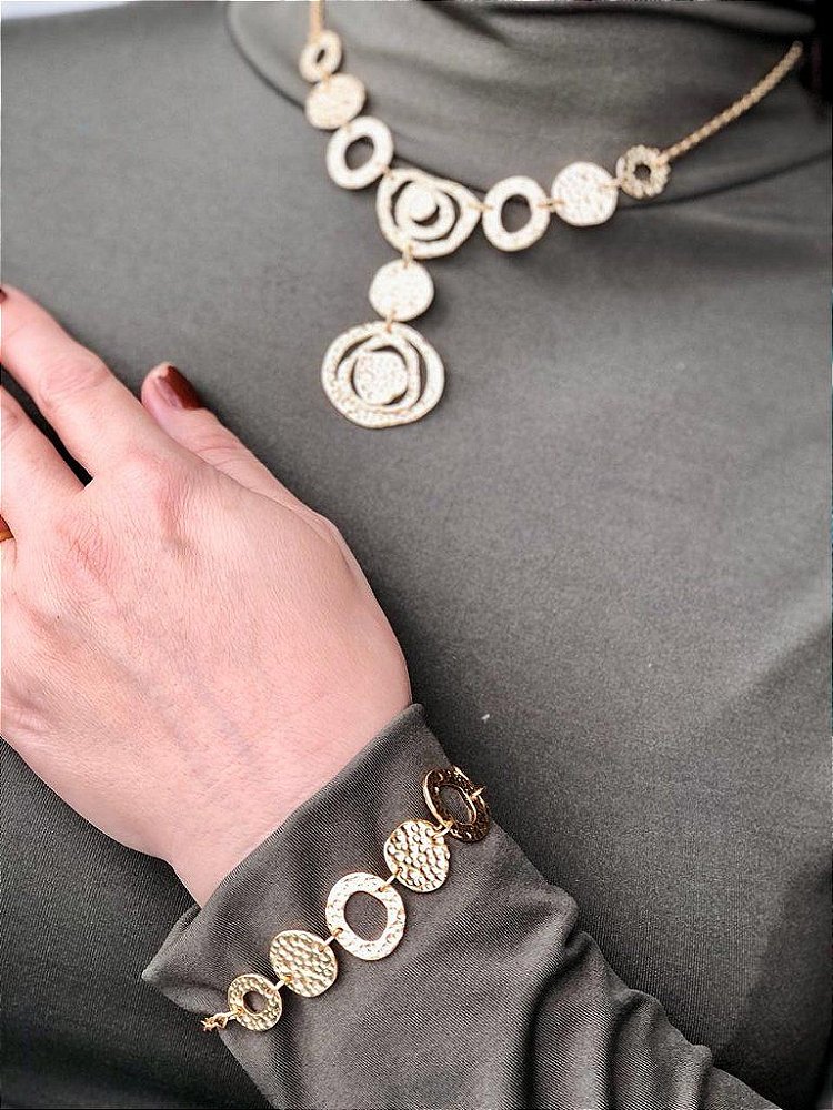 Conjunto Circulos Vazados Martelados - Brinco, Colar e Pulseira - Semijoia Banhada Ouro 18K