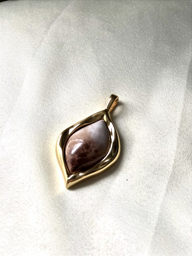 Colar Gisele Com Pingente em Resina Cores - Semijoia BanhoOuro 18K