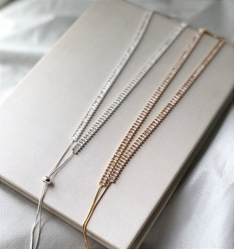 Colar Riviera Gravatinha Ajustavel Cravejado em Zircônias Baguetes Cristal Chocker - Banho Prata 925 ou Banhado a ouro 18K - Semijoias