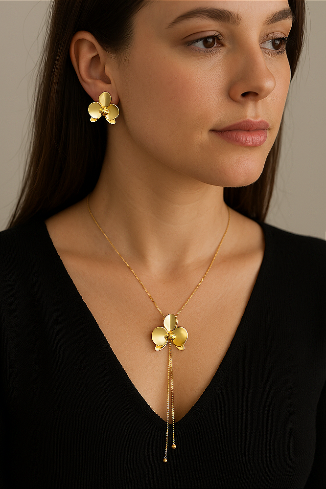 Conjunto Orquidea Liso - Colar Gravatinha Mais Brinco- Semijoia Banhada em Prata 925 ou Ouro 18K