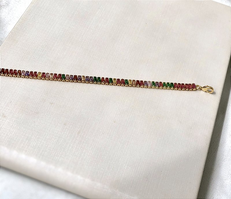 Pulseira Riviera Cravejada em Zirconia Baguete de 4,5mm de Largura na Cristal  ou Coloridas - Semijoia Banhada a Ouro 18K