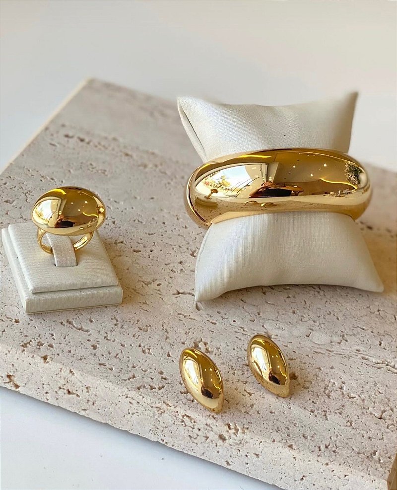 Brinco Oval Liso Médio - Minimalista - Semijoia Banhada a Ouro 18K ou Ródio