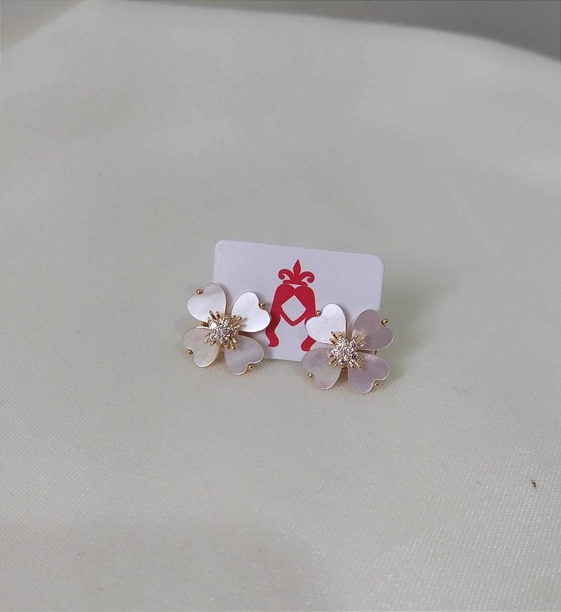 Brinco Flor Encanto - Pequeno, Madriperola e Zircônia - Semijoia Banhada Ouro 18K