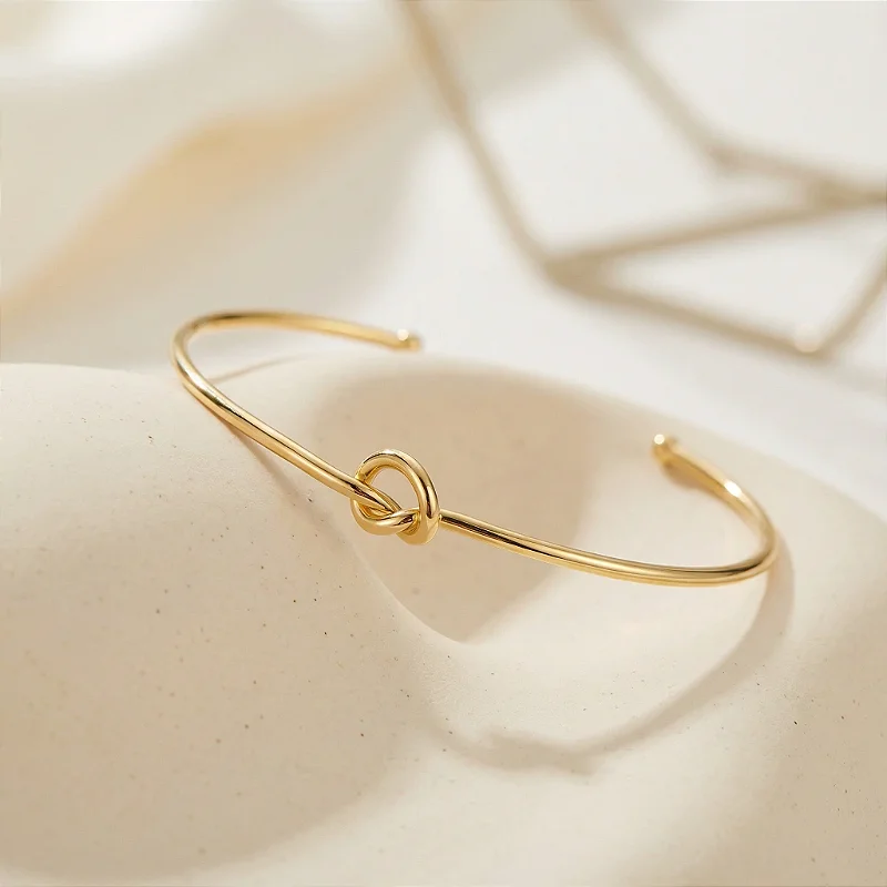 Bracelete Nó Aberto Ajustável Dourado - No – Semijoia Minimalista - Semijoia Banhada em Ouro 18K