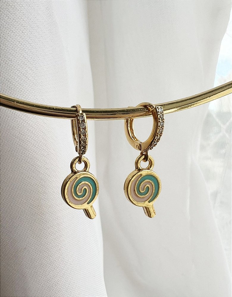 Brinco Infantil Pirulito Encantado - Argolinha Cravejada - Semijoia Banhada a Ouro 18K