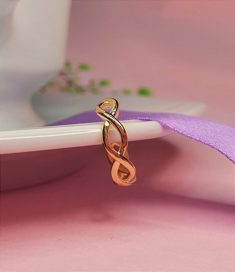Piercing Fake de Elos  Entrelaçados - Banhada a Ouro 18K - Semijoia
