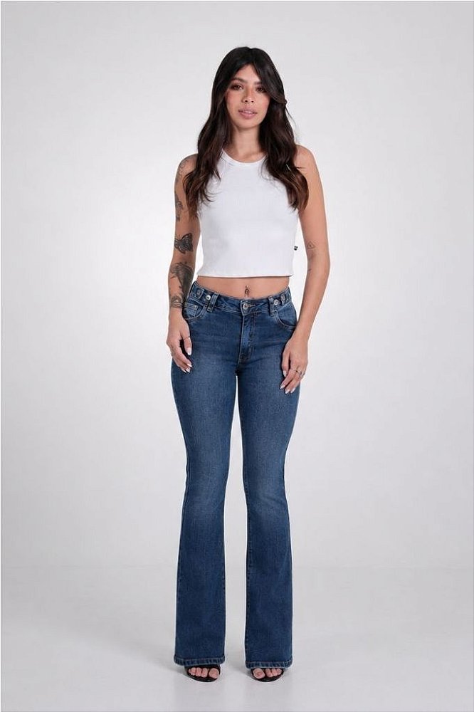 Calça Jeans Flare Com Ajustador No Cós Revanche