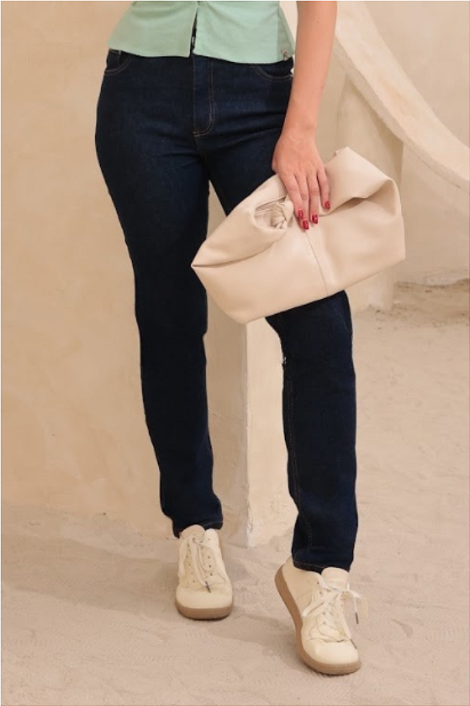 Calça Jeans Reta Barra Normal Feminino Revanche