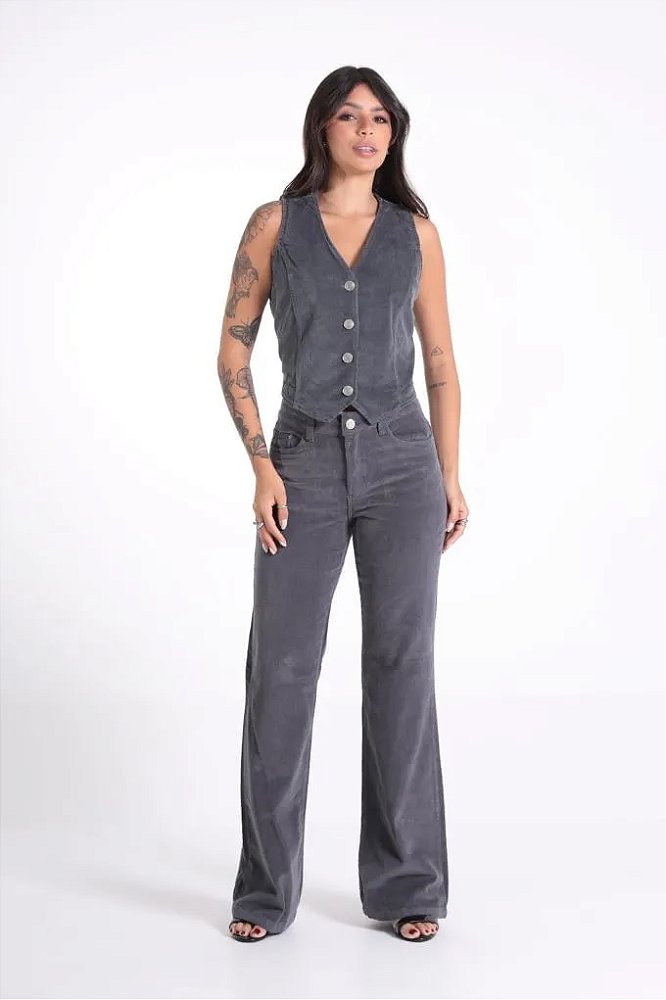 Calça Flare Veludo Feminino Revanche Cor Chumbo