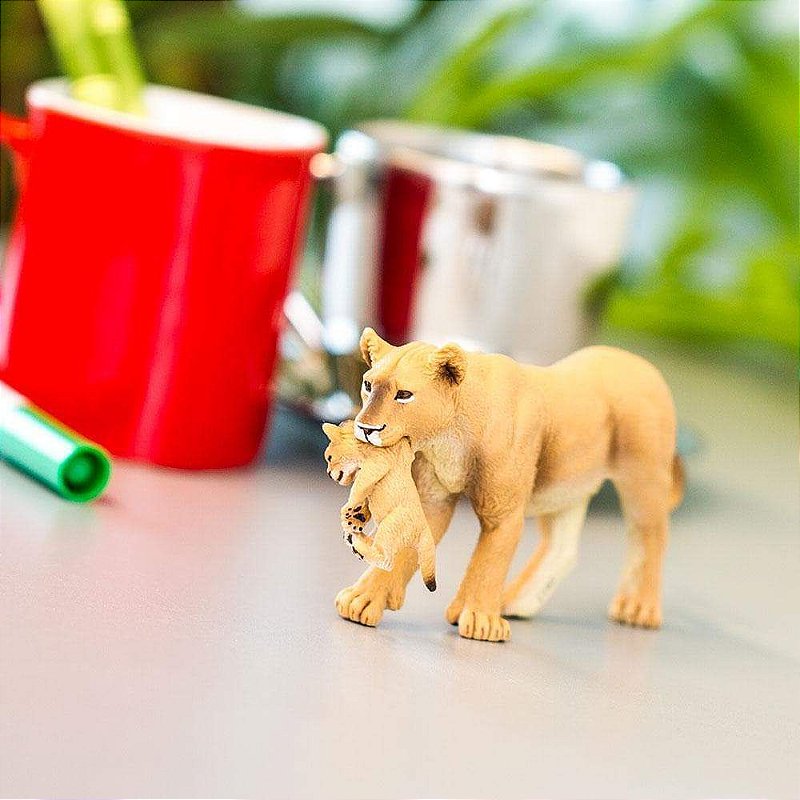 Figura Leoa com filhote Safari Ltd.