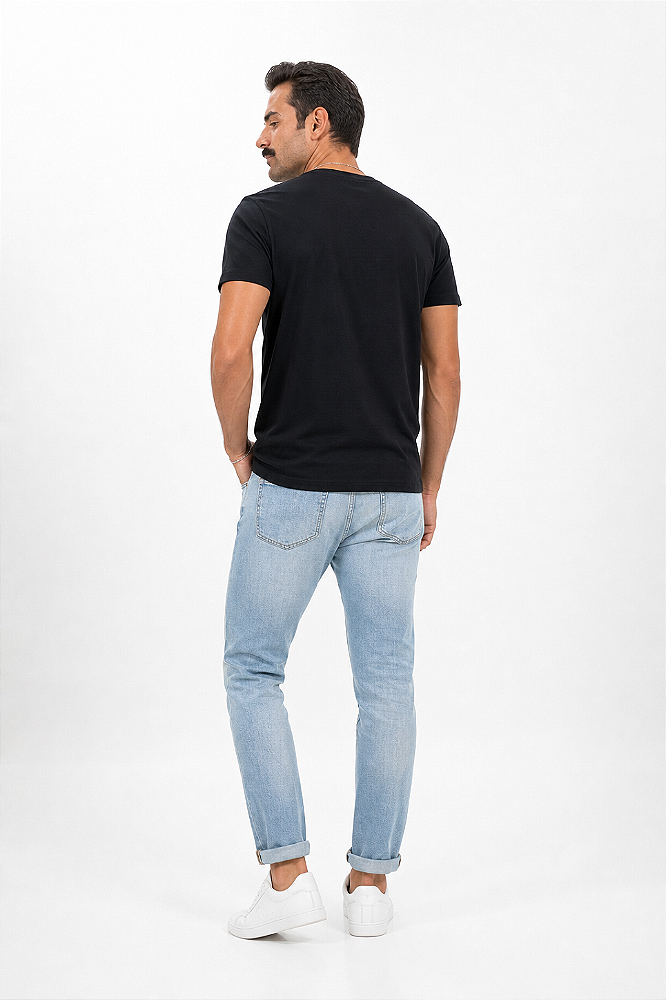 Camiseta - O armário tem poeira e eu tenho Rinite