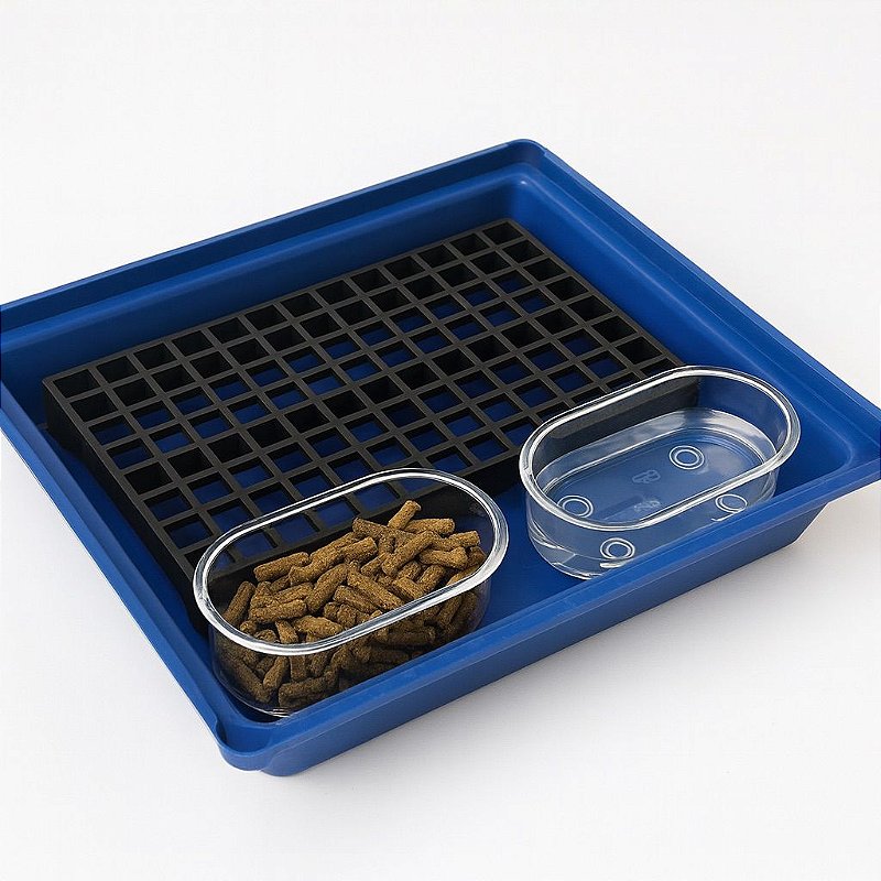 Bandeja Com Grade Banheiro Sanitário Para Porquinho da India Saniplus Junior Cor Azul Com 2 Banheira Oval