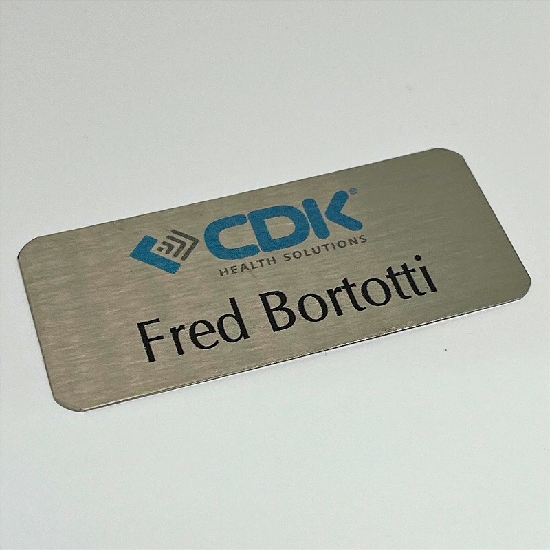 500 Plaquinha em Inox 7 × 3 cm – Personalização de logo + nome