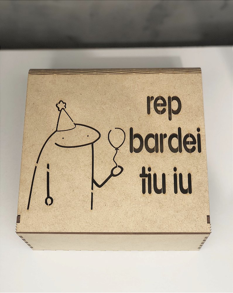 Caixa de Presente em MDF Cru (20x20x10cm) para Aniversário e Ocasiões Românticas