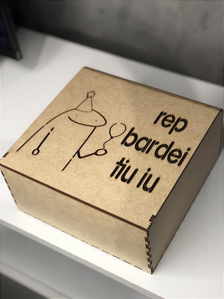 Caixa de Presente em MDF Cru (20x20x10cm) para Aniversário e Ocasiões Românticas