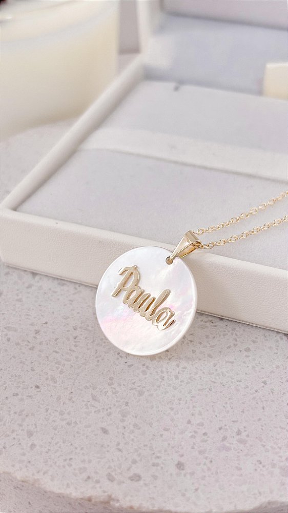 Colar Personalizado com Pingente de Nome Em Pérola - Banho de Ouro 18k
