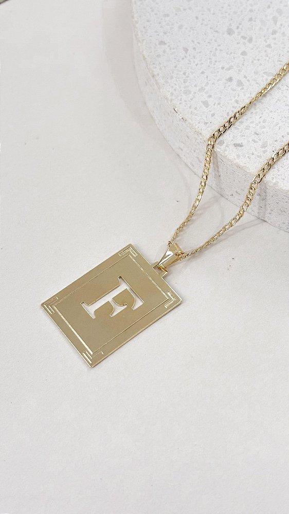 Colar Personalizado com Letra - Banho de Ouro 18k