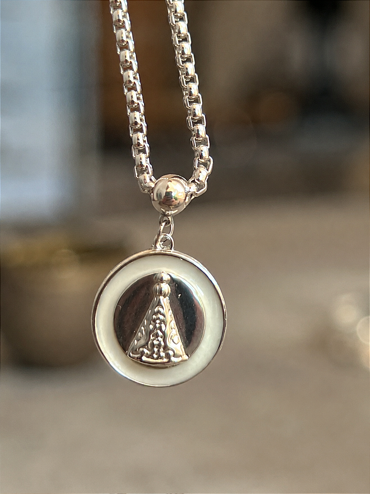 COLAR EM AÇO COM PINGENTE NOSSA SENHORA APARECIDA E MADREPEROLA