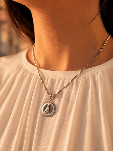 COLAR EM AÇO COM PINGENTE NOSSA SENHORA APARECIDA E MADREPEROLA