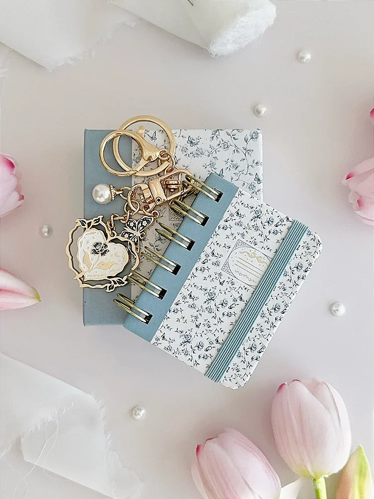 Mini-journal: Blue Rose Toile Composition - Leela Journals