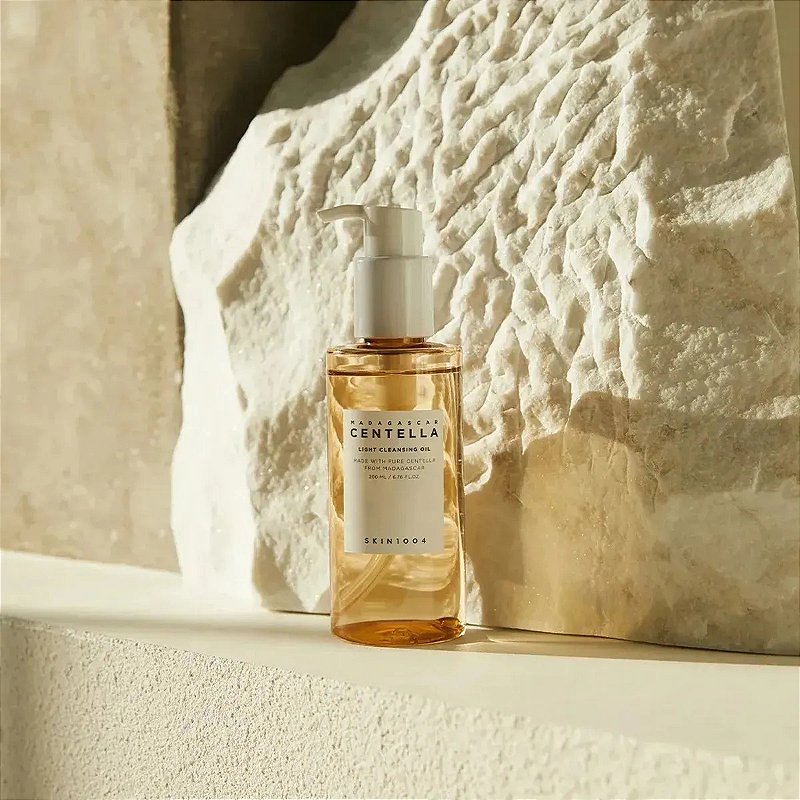 Madagascar Centella Light Cleansing Oil 200ml SKIN1004