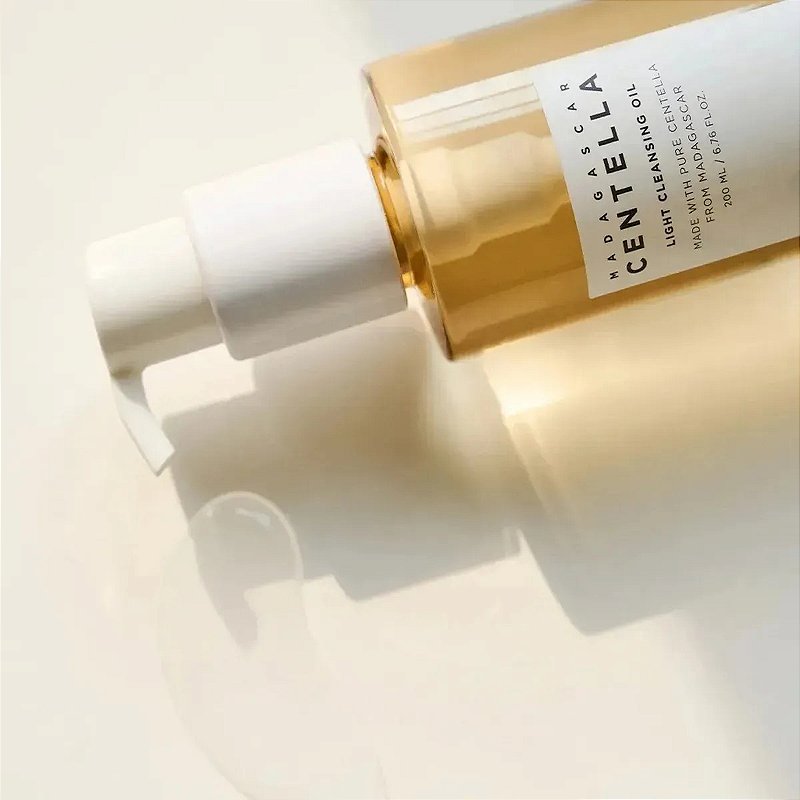 Madagascar Centella Light Cleansing Oil 200ml SKIN1004