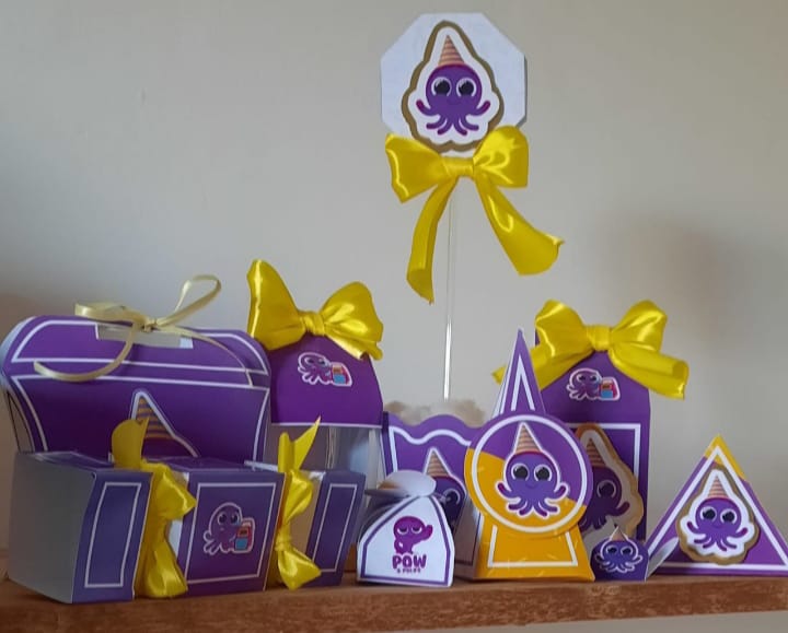 Kit Festas Bolofofo Lembrancinhas Roxo e Amarelo