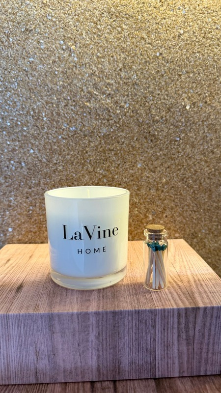 Vela Aromática Signature White 200g com Vidrinho de Fósforos — La Vine Home