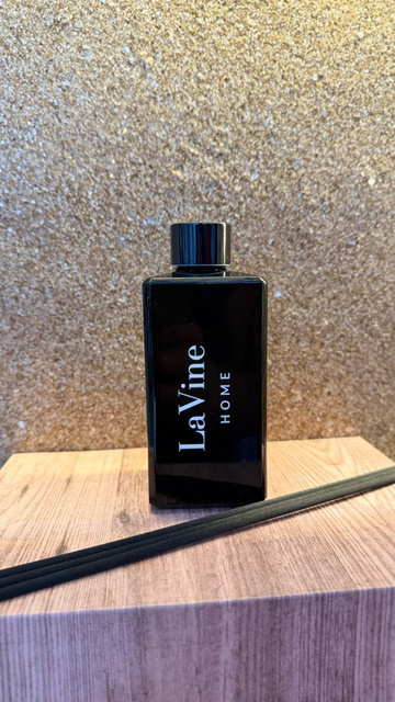 Difusor de Ambiente Signature Black 250ml com 5 Varetas de Fibra de Algodão — La Vine Home